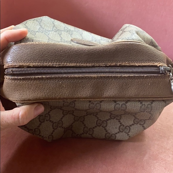 Authentic Gucci Monogram Makeup Bag - Picture 6 of 9
